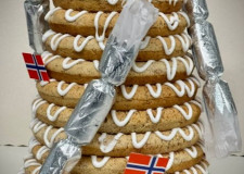 Kransekake 15 ringer upyntet. (Glutenfri)